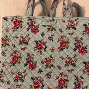 Water Bouquet Iconic Tote Bag